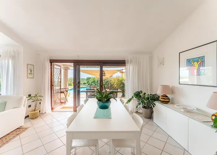 别墅 Lux Oasi Colombina, With Private Pool Southsardiniaholidays Is Molas
